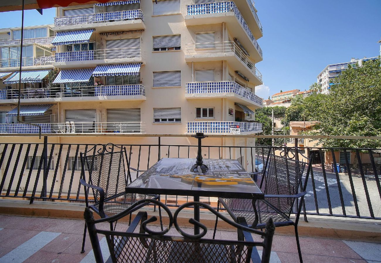 Appartement à Cannes - FRGK Stanislas Apartment Terrace, Central Cannes A
