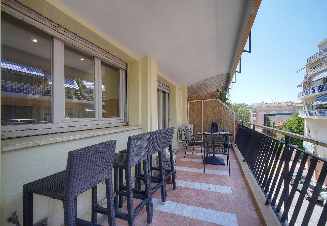 Appartement à Cannes - FRGK Stanislas Apartment Terrace, Central Cannes A