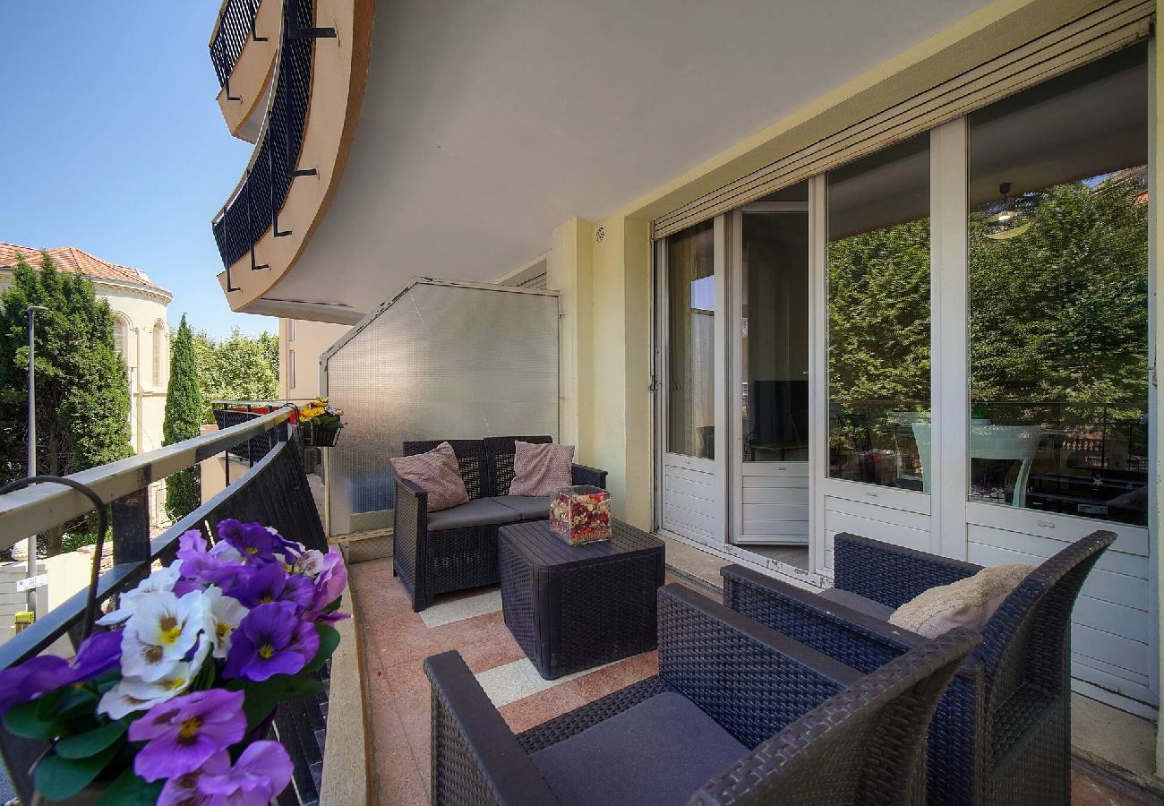 Appartement à Cannes - FRGK Stanislas Apartment Terrace, Central Cannes A