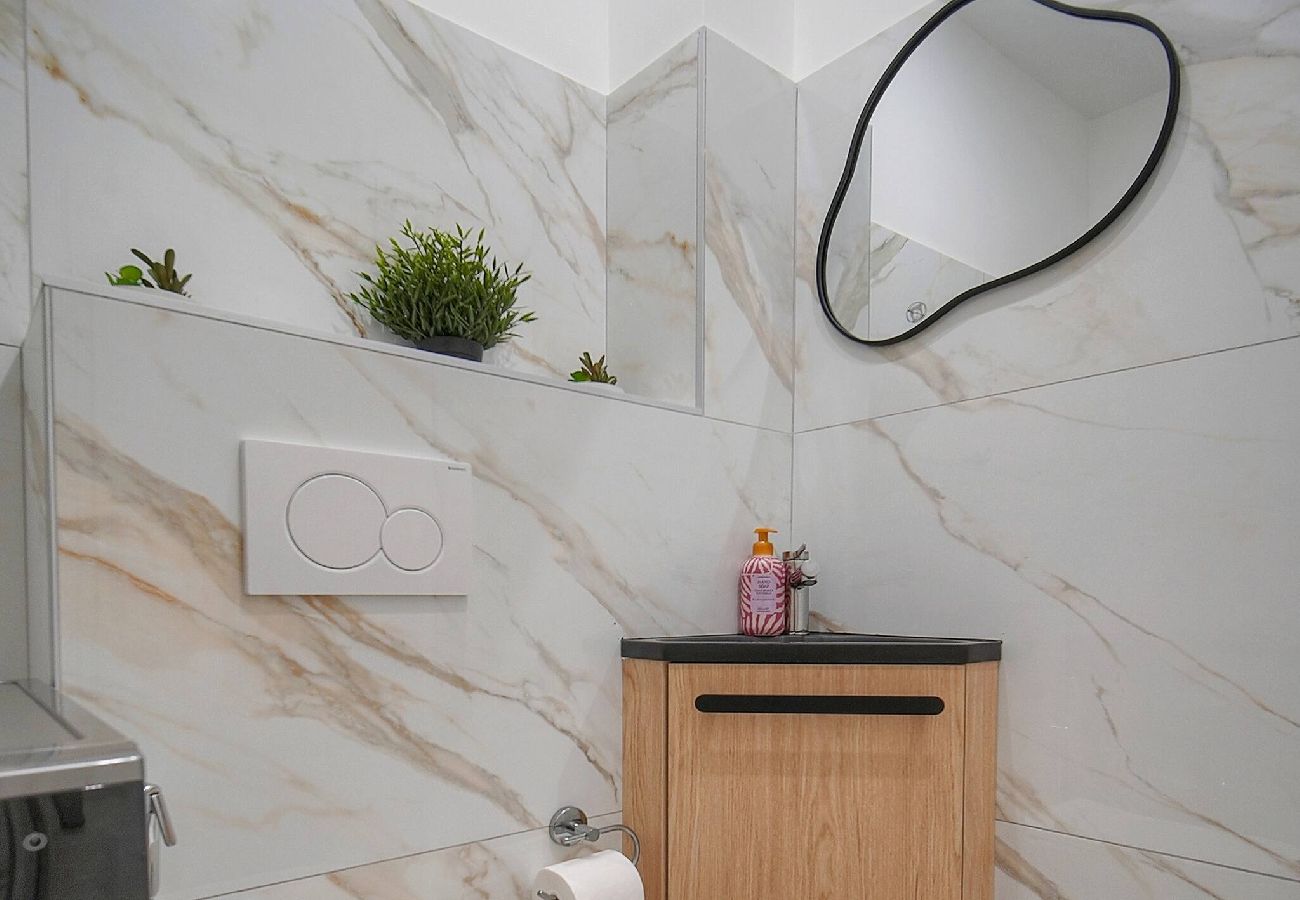 Appartement à Cannes - FRGK Stanislas Apartment Terrace, Central Cannes A