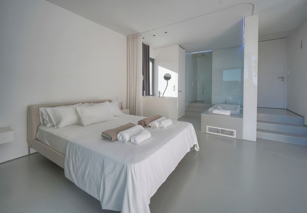 Villa à Vallauris - FRGK Exceptional villa with pool and sea view BE