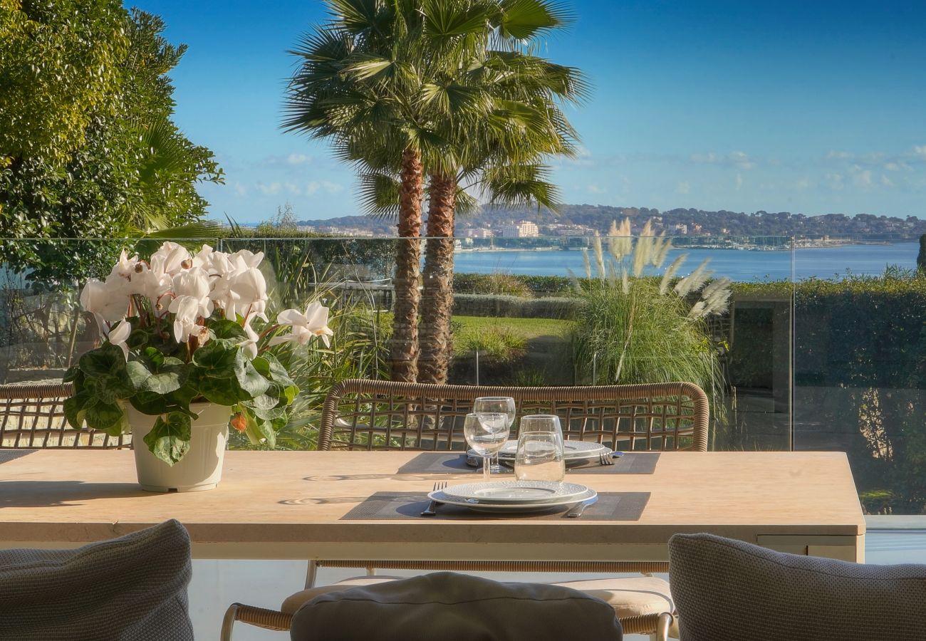 Villa à Vallauris - FRGK Exceptional villa with pool and sea view BE