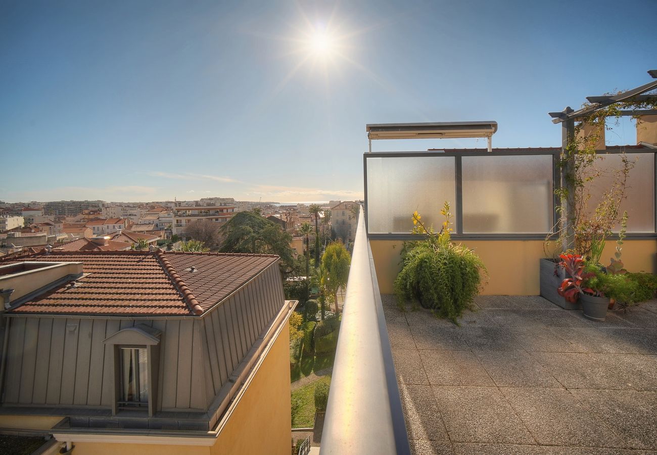 Appartement à Cannes - FRGK Air-Conditioned Duplex with Terrace Secure