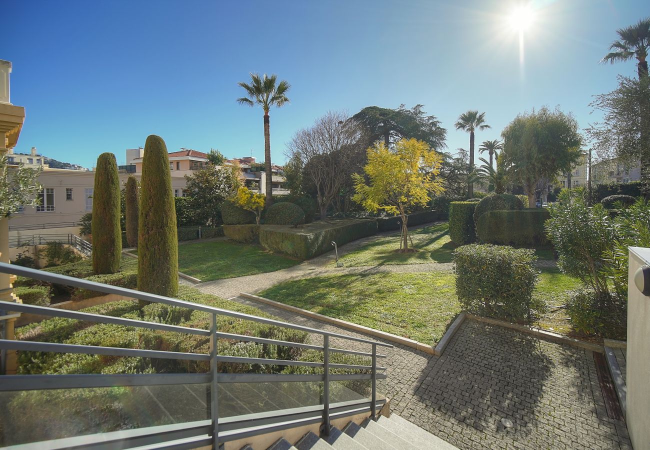 Appartement à Cannes - FRGK Air-Conditioned Duplex with Terrace Secure