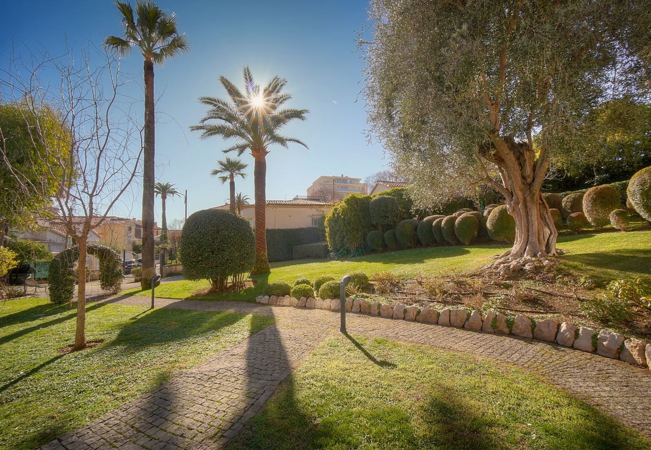 Appartement à Cannes - FRGK Air-Conditioned Duplex with Terrace Secure