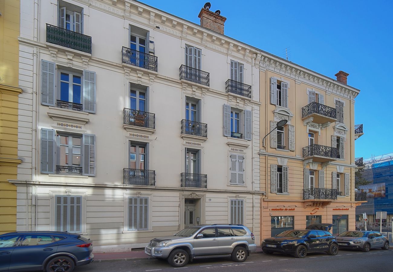 Appartement à Cannes - FRGK Goujon 1BR Design 300m Palais & Beaches AC &