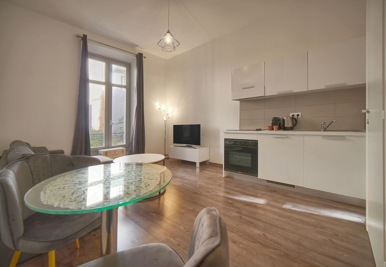 Appartement à Cannes - FRGK Goujon 1BR Design 300m Palais & Beaches AC &