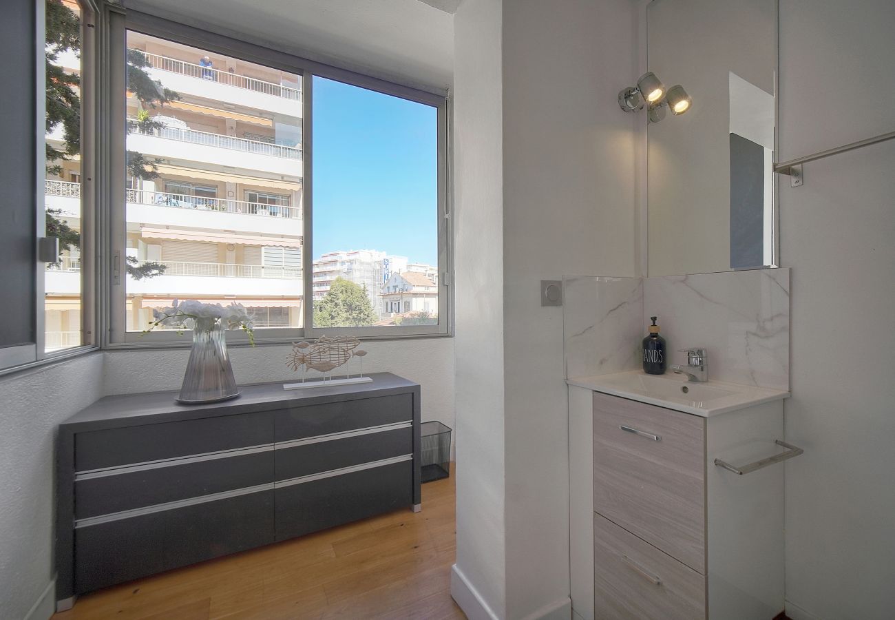 Appartement à Cannes - FRGK 2BR CIRODDE with Terrace AC Quiet Central C