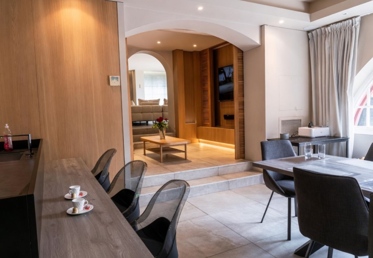 Villa à Mougins - Villa ROUGE de Luxe à Mougins – Jusqu’à 12 personn