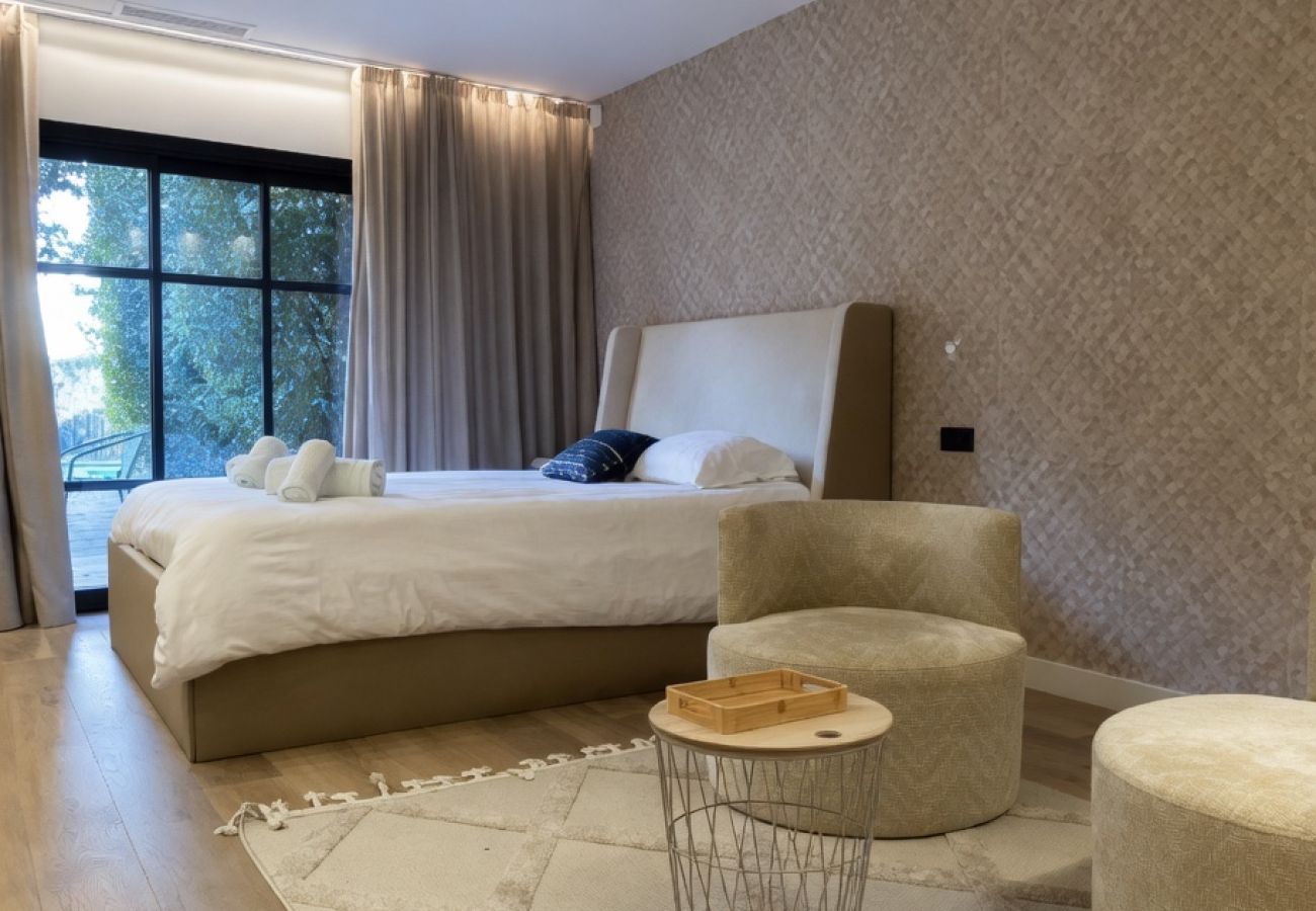 Villa à Mougins - Villa ROUGE de Luxe à Mougins – Jusqu’à 12 personn