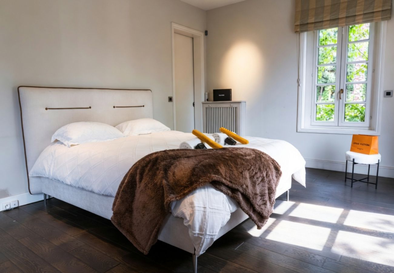 Villa à Mougins - Villa ROUGE de Luxe à Mougins – Jusqu’à 12 personn