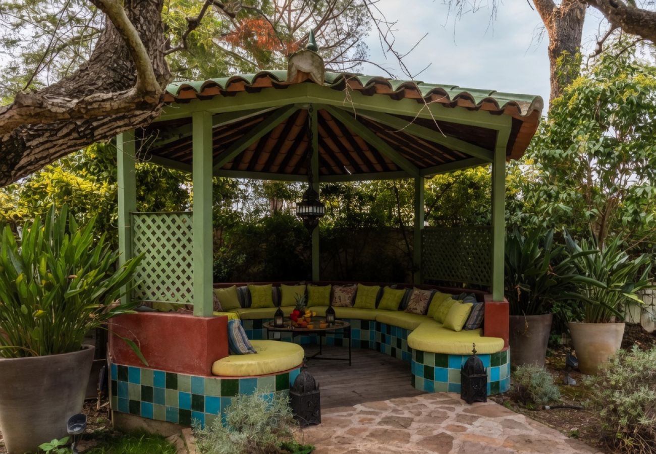 Villa à Mougins - Villa ROUGE de Luxe à Mougins – Jusqu’à 12 personn