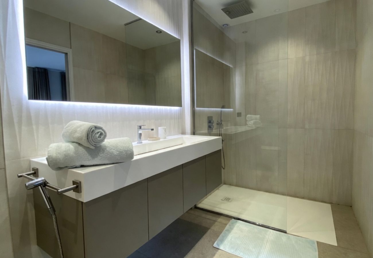 Villa à Mougins - Villa ROUGE de Luxe à Mougins – Jusqu’à 12 personn