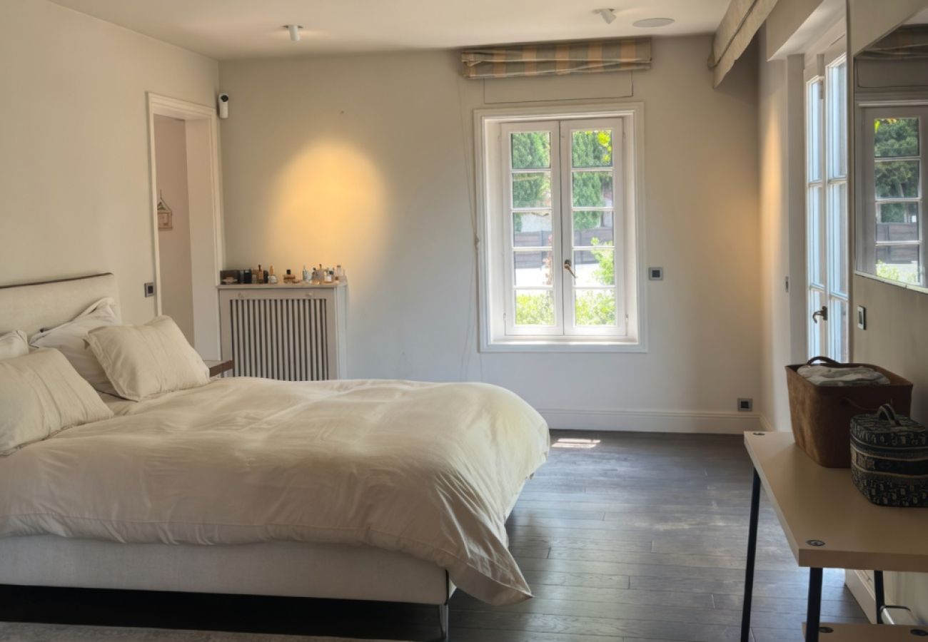 Villa à Mougins - Villa ROUGE de Luxe à Mougins – Jusqu’à 12 personn