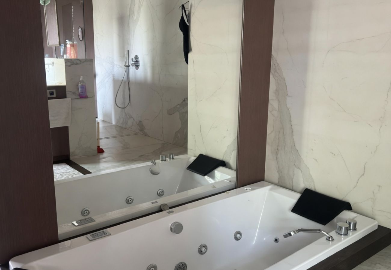 Villa à Mougins - Villa ROUGE de Luxe à Mougins – Jusqu’à 12 personn