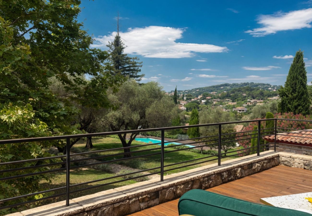 Villa à Mougins - Villa ROUGE de Luxe à Mougins – Jusqu’à 12 personn
