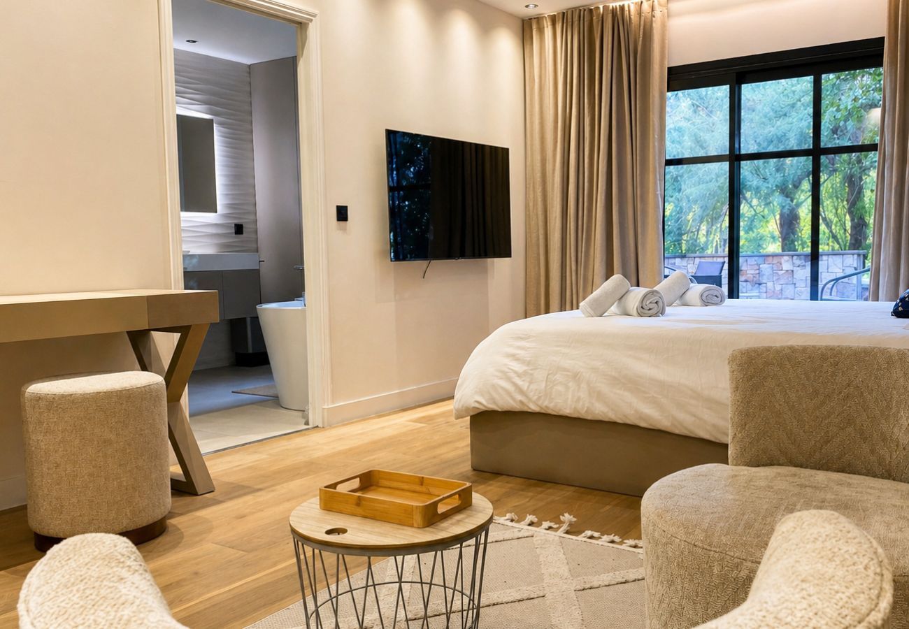 Villa à Mougins - Villa ROUGE de Luxe à Mougins – Jusqu’à 12 personn