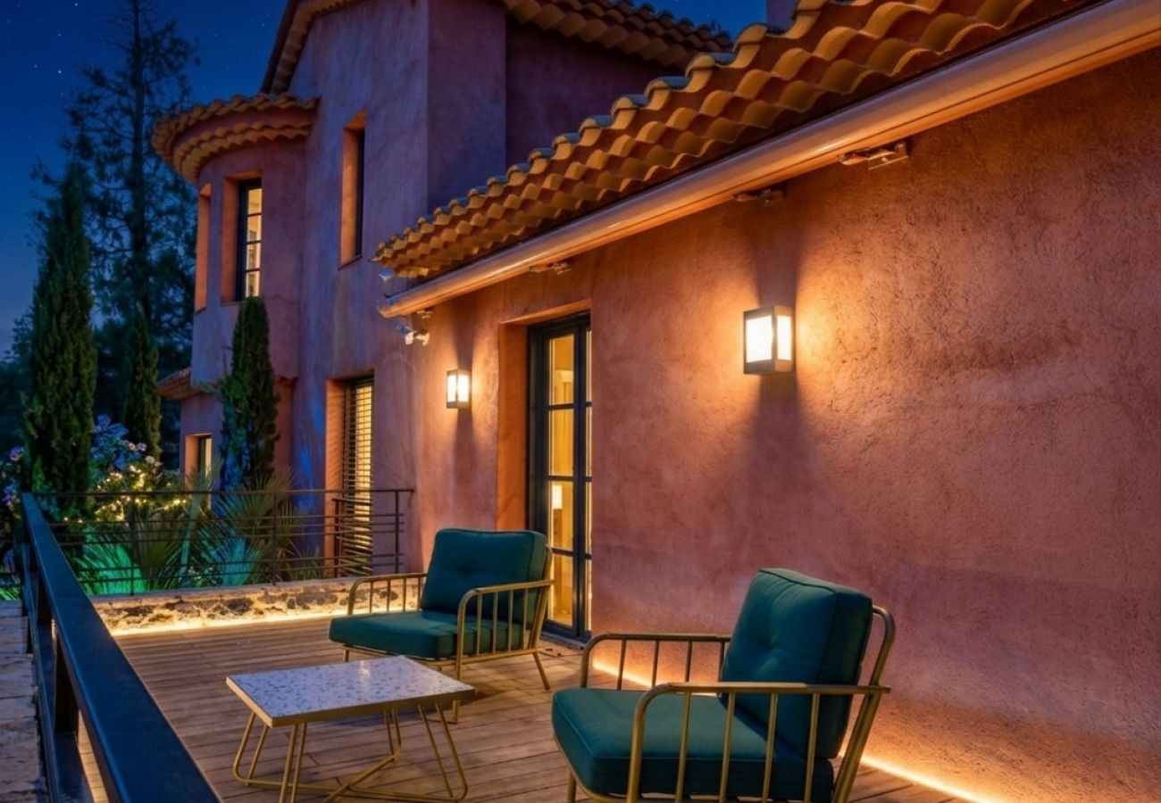 Villa à Mougins - Villa ROUGE de Luxe à Mougins – Jusqu’à 12 personn