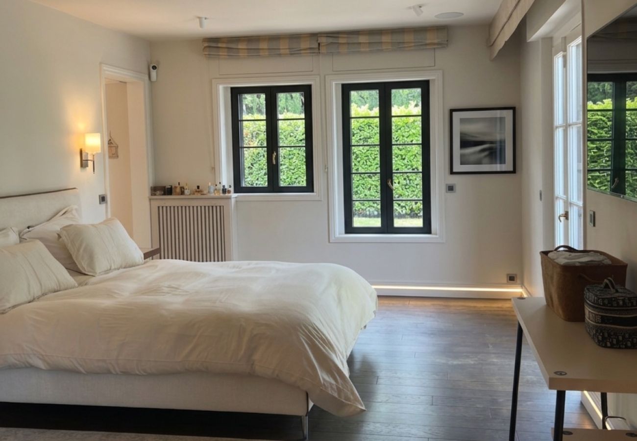 Villa à Mougins - Villa ROUGE de Luxe à Mougins – Jusqu’à 12 personn