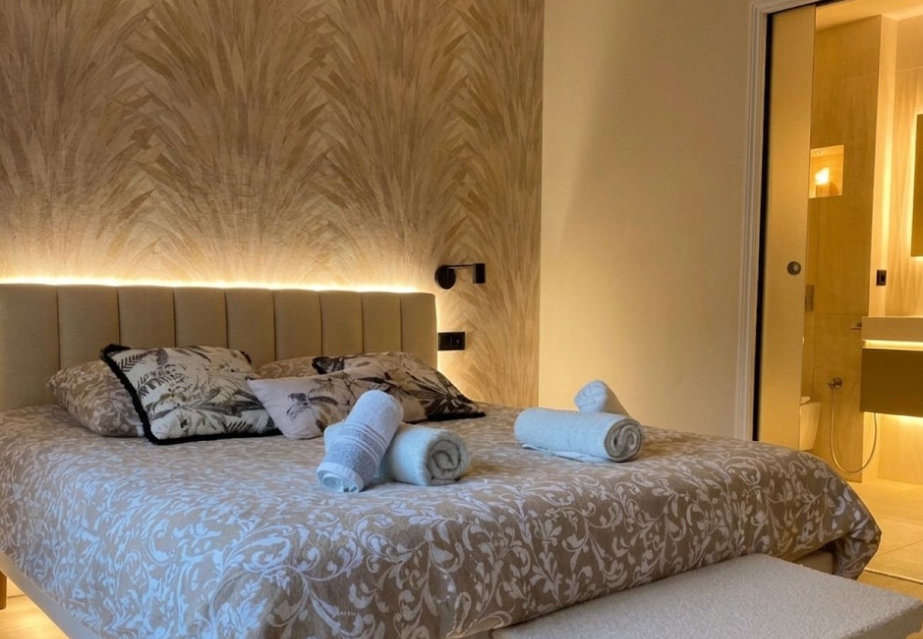 Villa à Mougins - Villa ROUGE de Luxe à Mougins – Jusqu’à 12 personn