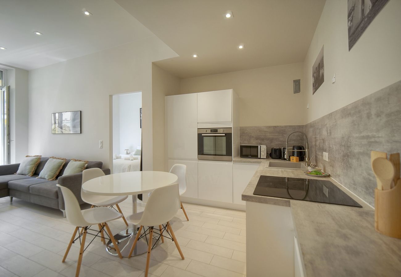 Appartement à Cannes - FRGK  HOCHE 2BR Apartment – Terrace – Hoche Street