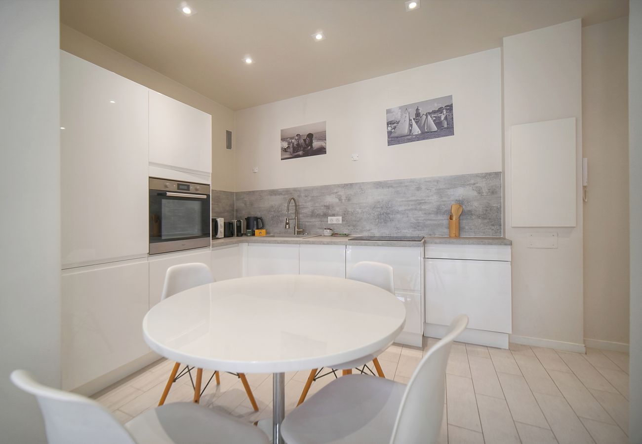 Appartement à Cannes - FRGK  HOCHE 2BR Apartment – Terrace – Hoche Street