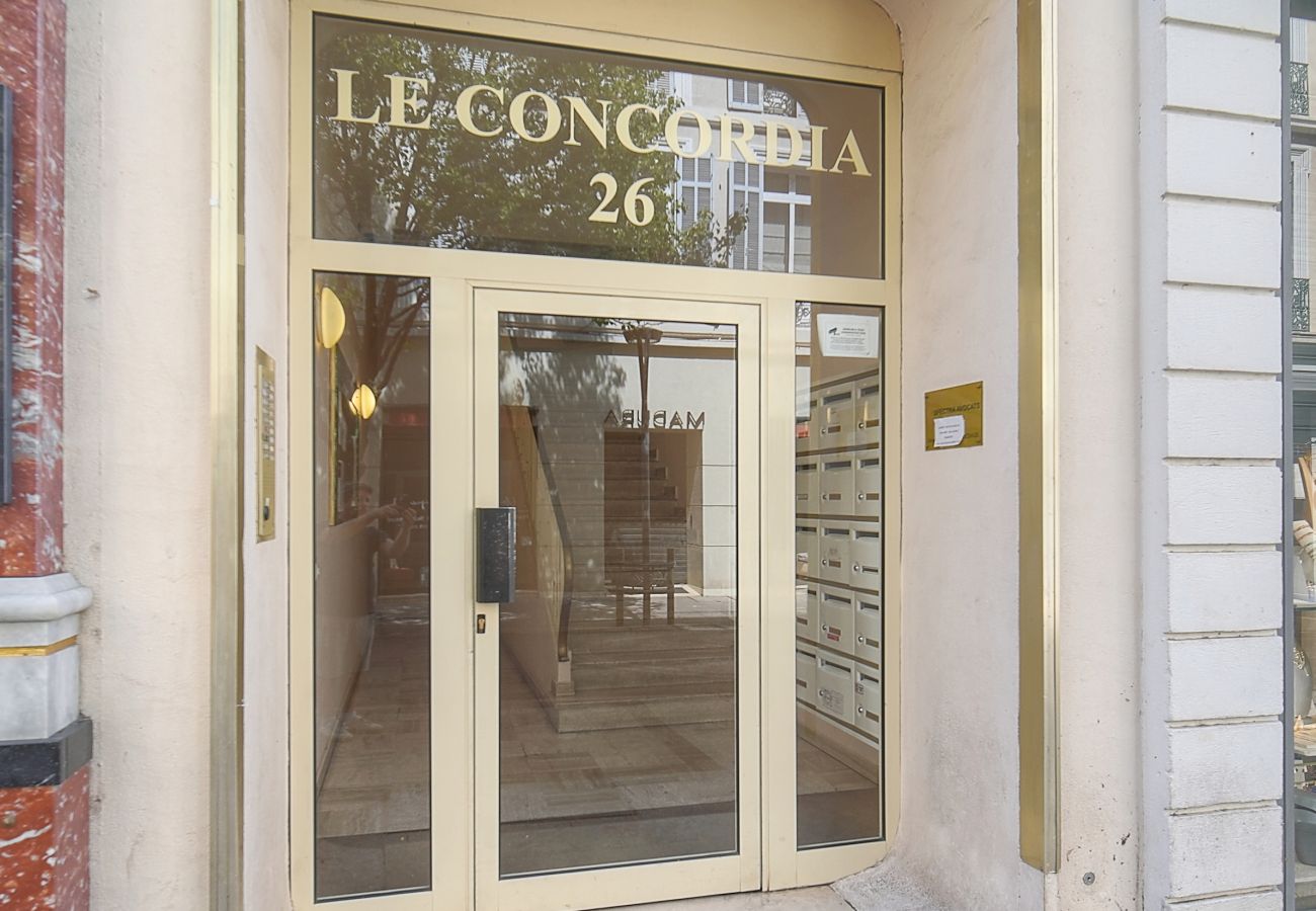 Appartement à Cannes - FRGK  HOCHE 2BR Apartment – Terrace – Hoche Street