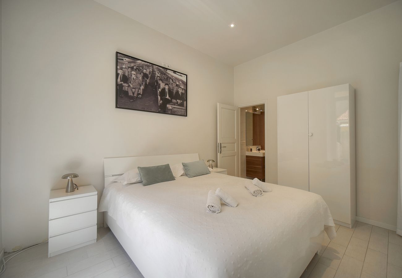 Appartement à Cannes - FRGK  HOCHE 2BR Apartment – Terrace – Hoche Street