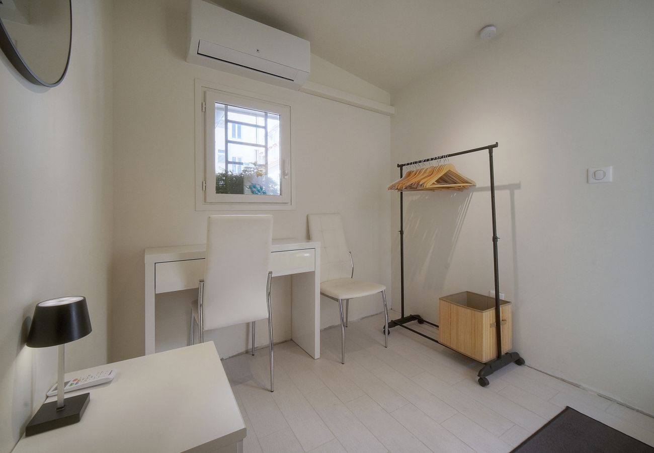 Appartement à Cannes - FRGK  HOCHE 2BR Apartment – Terrace – Hoche Street