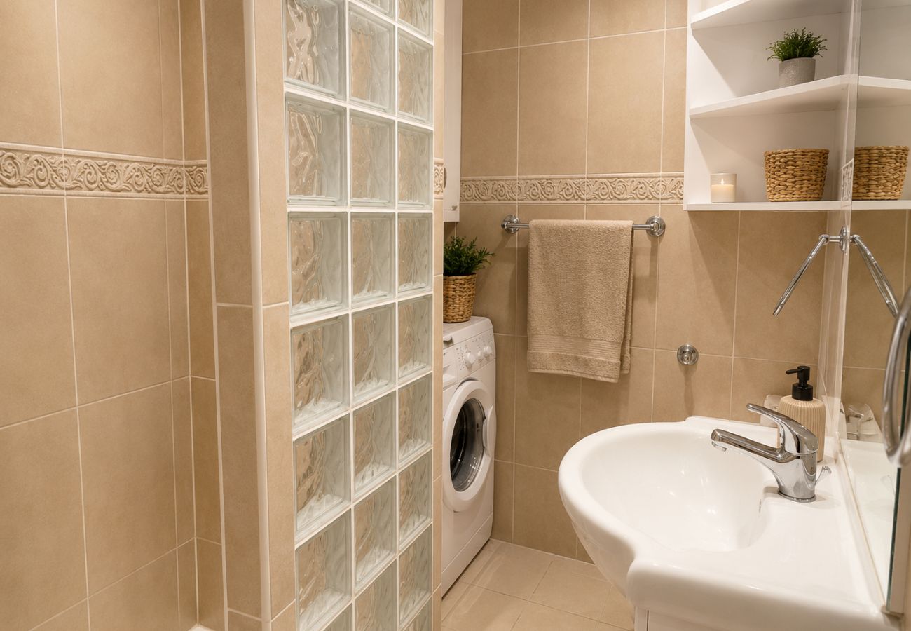 Appartement à Cannes - 16384714	LIONS 2 Rooms SEASIDE in Cannes
