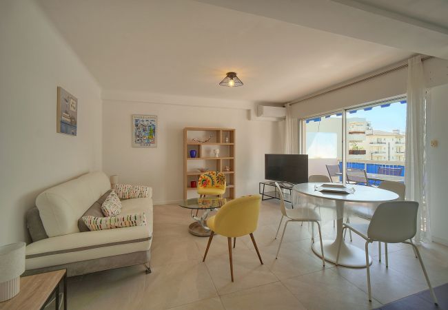 Appartement à Cannes - FRGK Alexandre III Élégant T2 Terrasse Résidence S