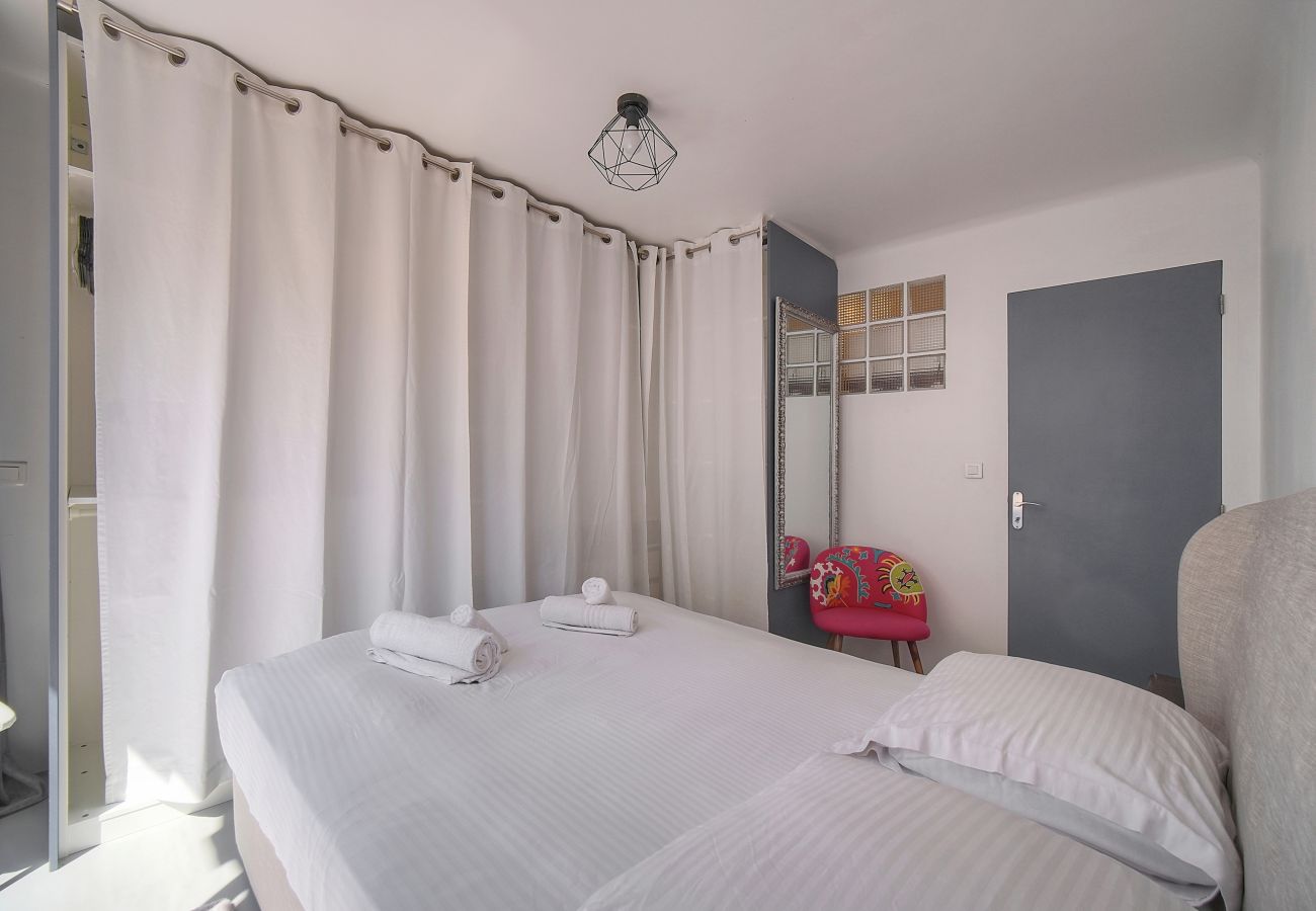 Appartement à Cannes - FRGK Alexandre III Élégant T2 Terrasse Résidence S