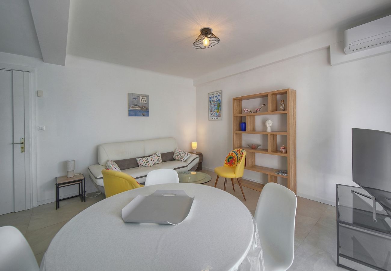 Appartement à Cannes - FRGK Alexandre III Élégant T2 Terrasse Résidence S