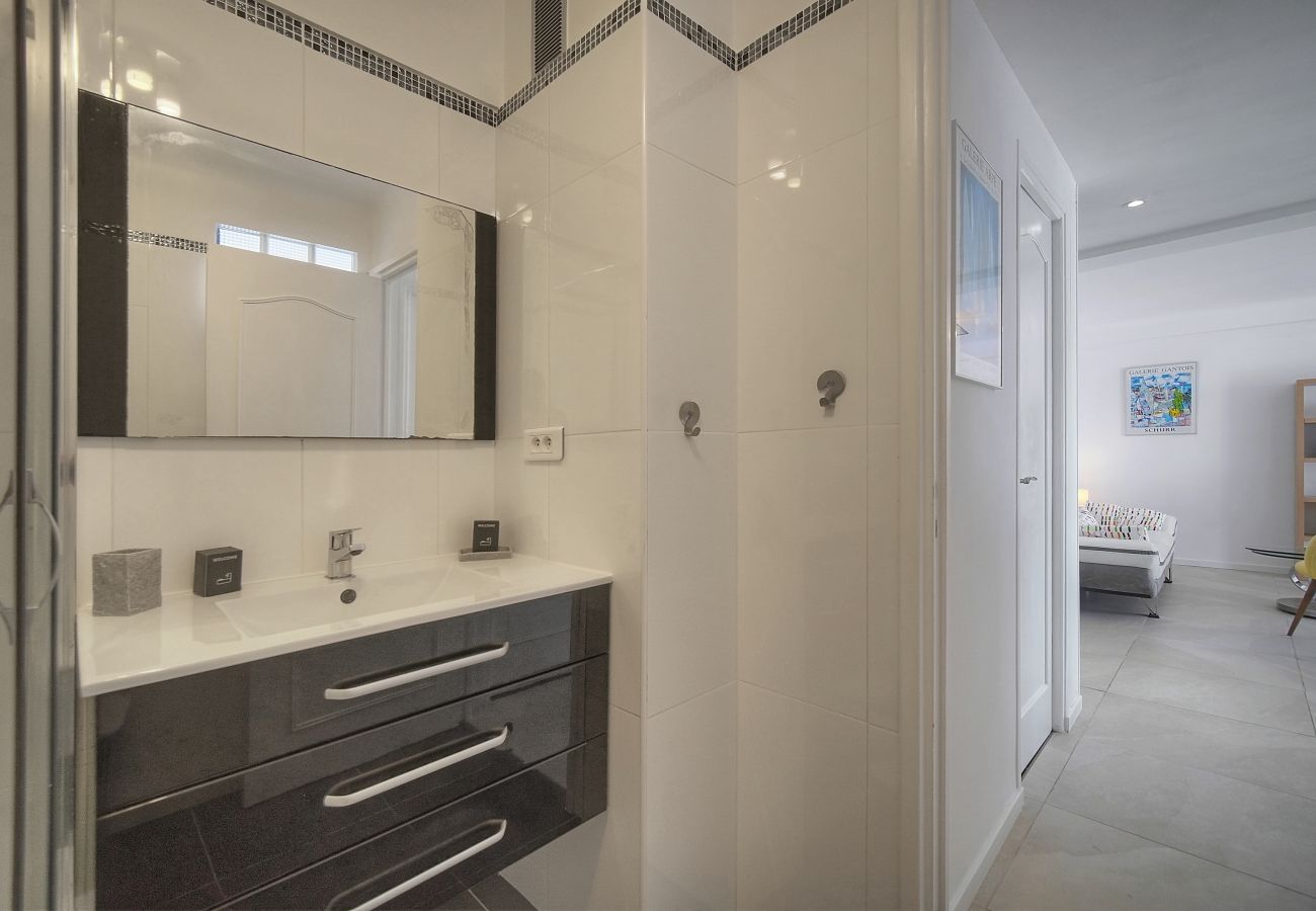 Appartement à Cannes - FRGK Alexandre III Élégant T2 Terrasse Résidence S