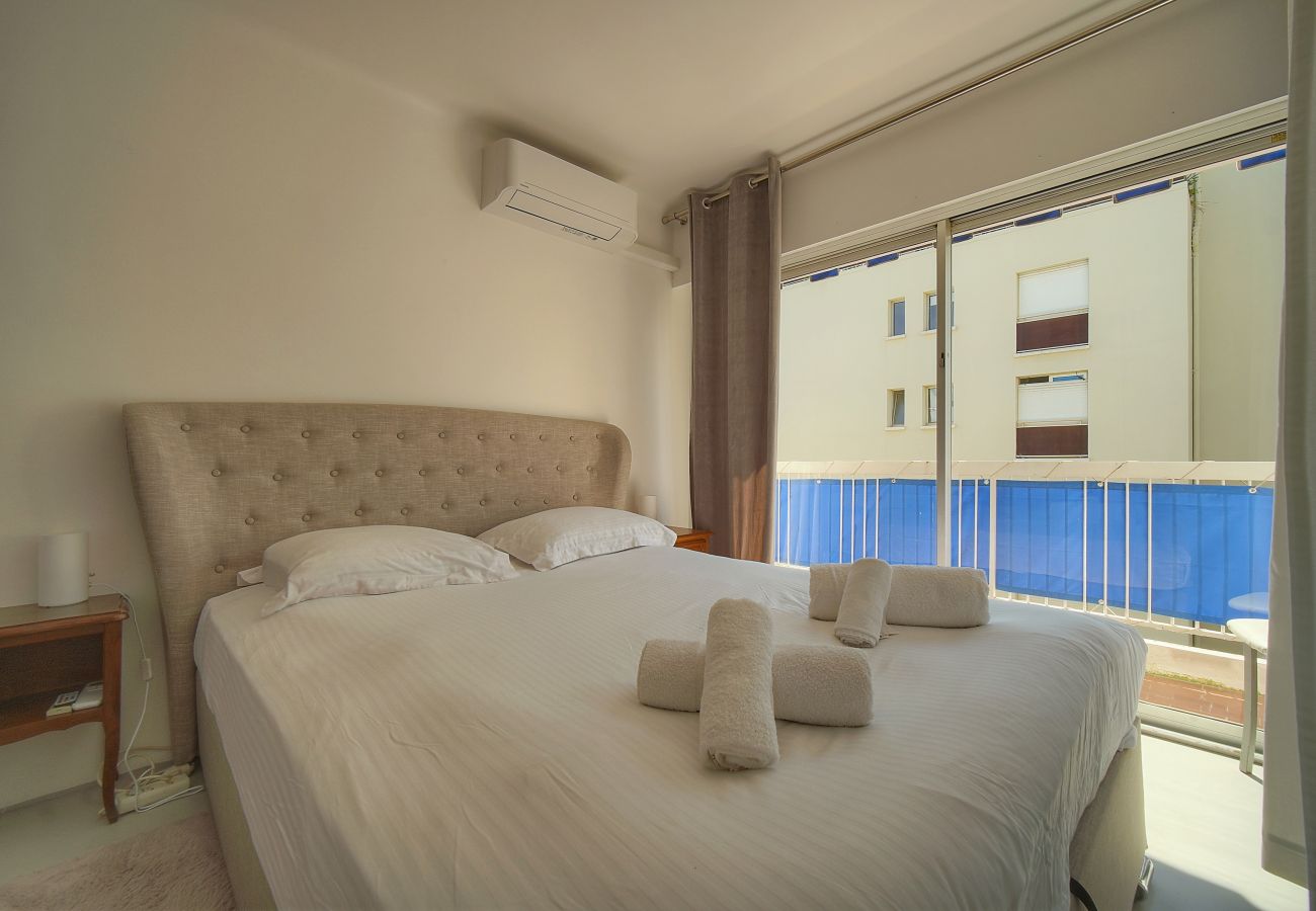 Appartement à Cannes - FRGK Alexandre III Élégant T2 Terrasse Résidence S