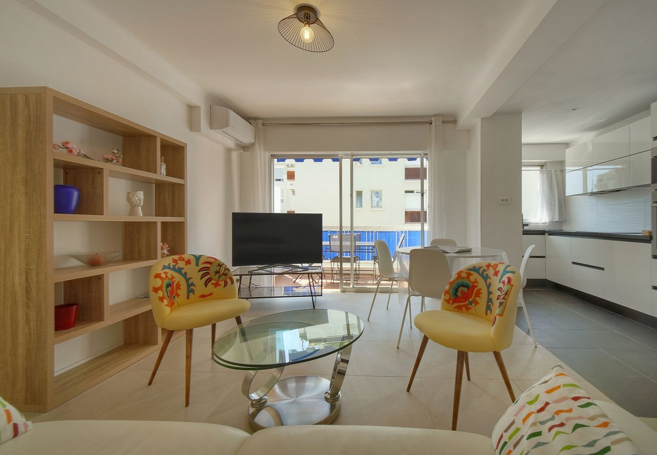 Appartement à Cannes - FRGK Alexandre III Élégant T2 Terrasse Résidence S