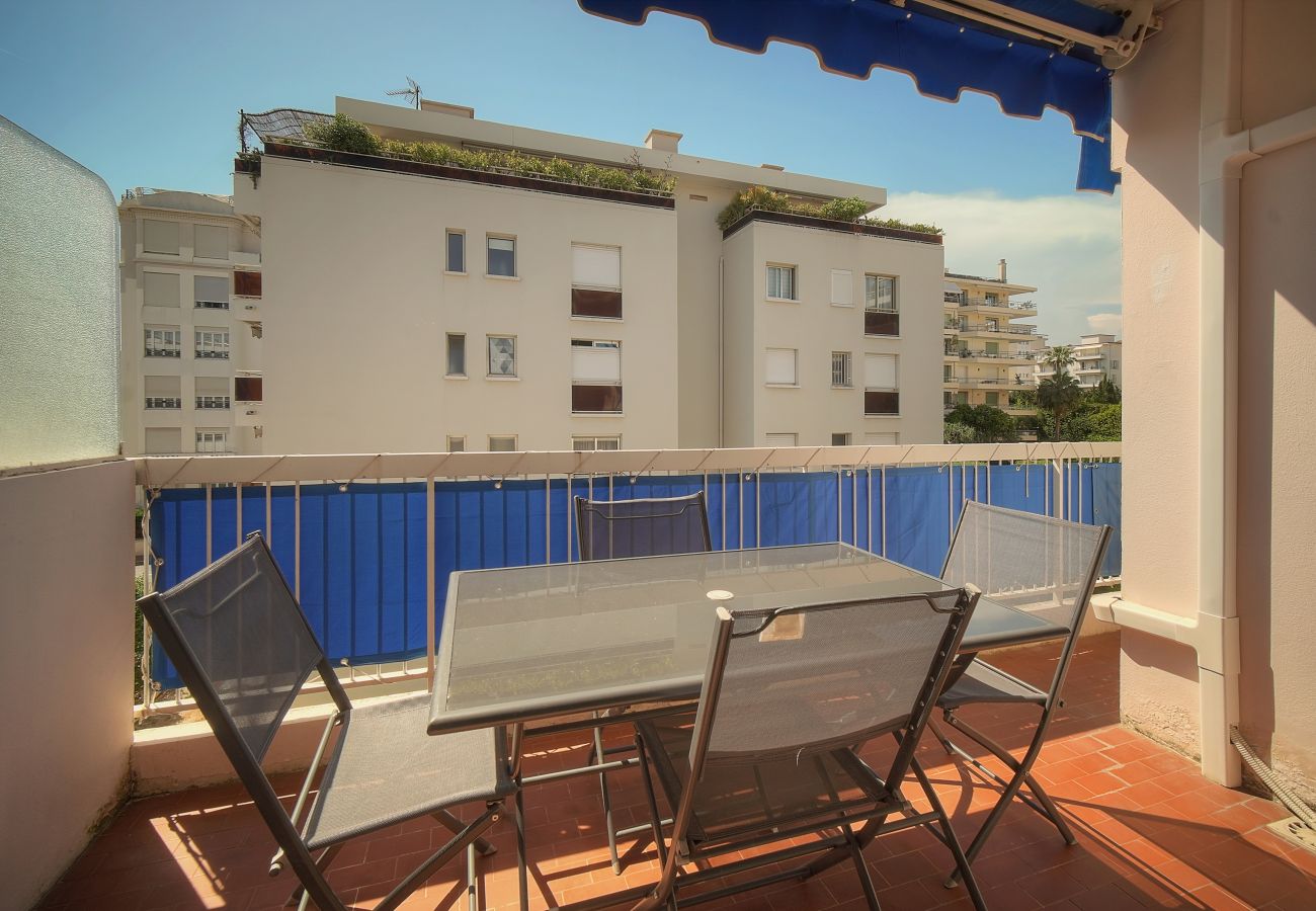 Appartement à Cannes - FRGK Alexandre III Élégant T2 Terrasse Résidence S
