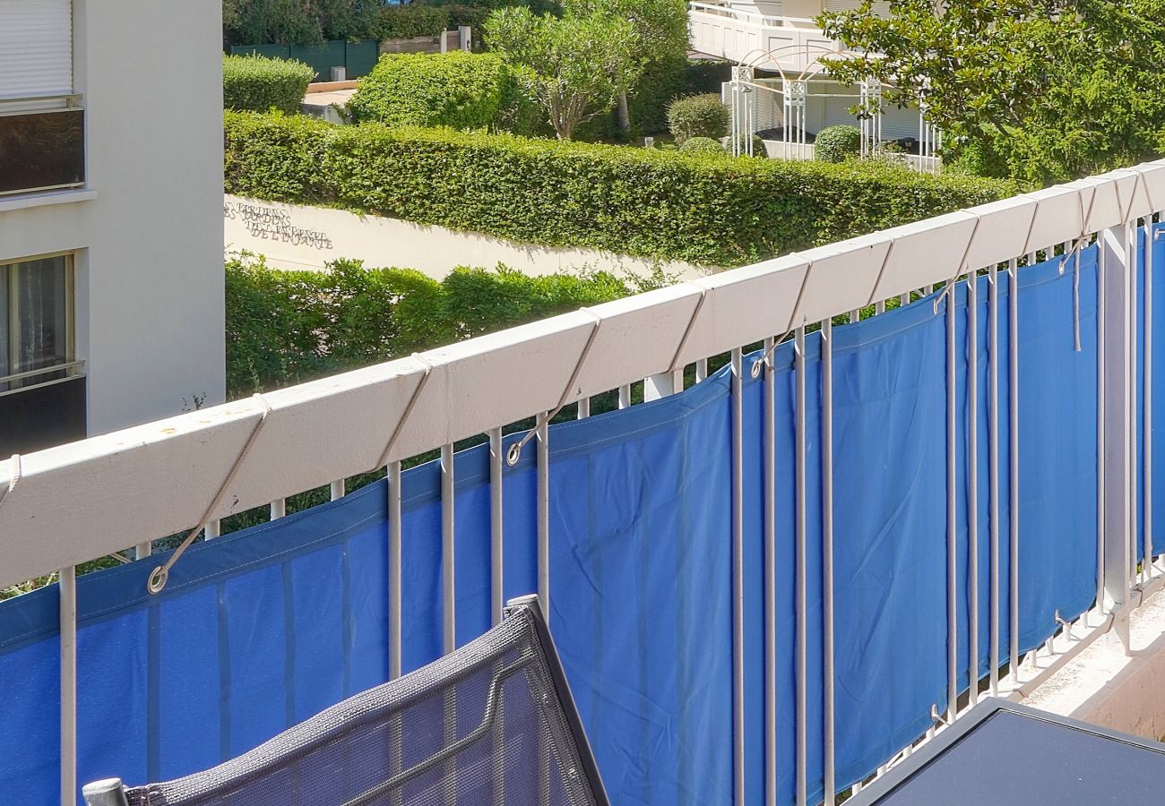 Appartement à Cannes - FRGK Alexandre III Élégant T2 Terrasse Résidence S
