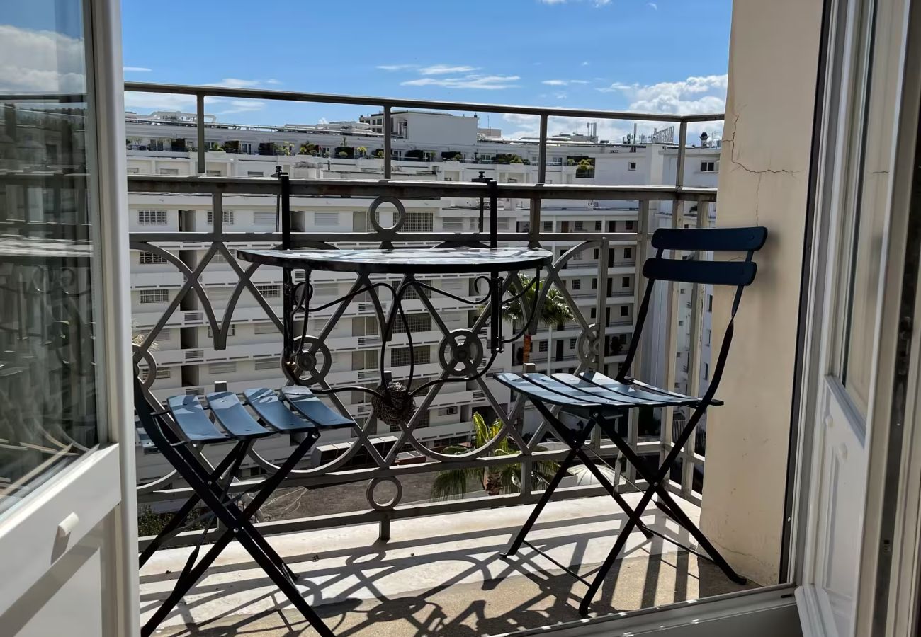 Appartement à Cannes - 16559382	LIONS Cannes, Croisette, Miramar Palace