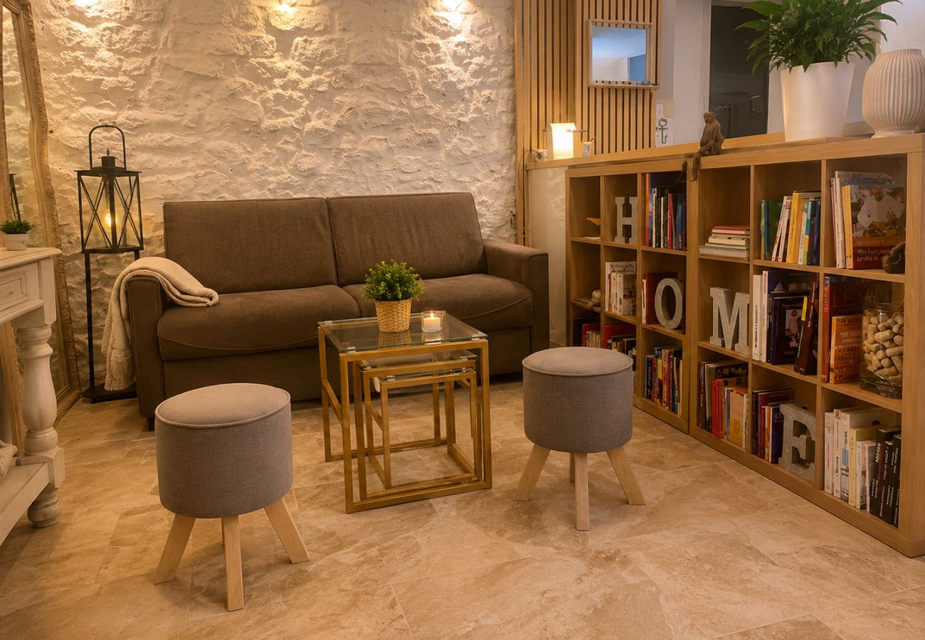 Appartement à Cannes - 16624498	LIONS Le Suquet Old Town Forville Cozy Ap