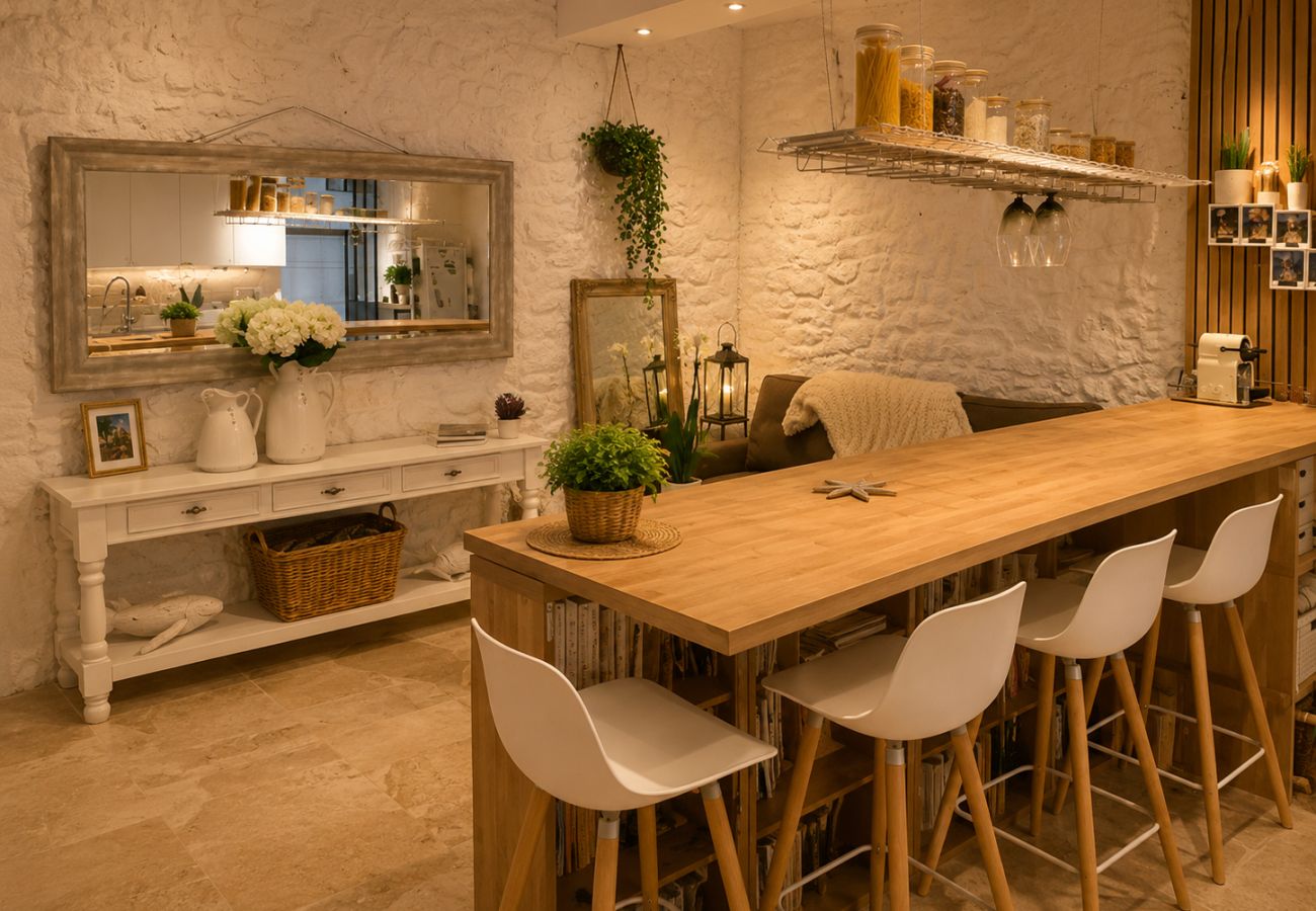 Appartement à Cannes - 16624498	LIONS Le Suquet Old Town Forville Cozy Ap