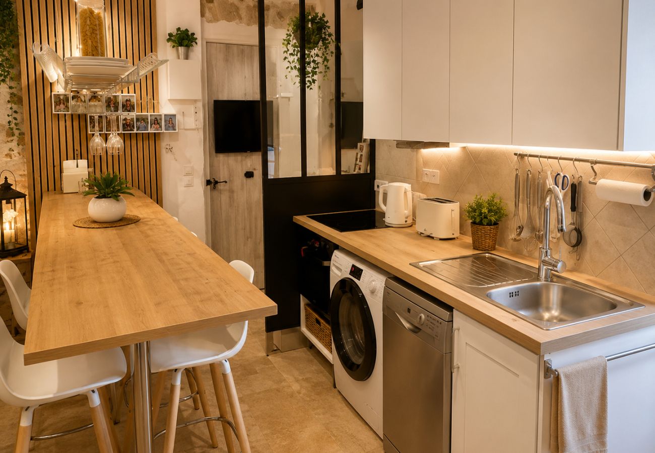 Appartement à Cannes - 16624498	LIONS Le Suquet Old Town Forville Cozy Ap