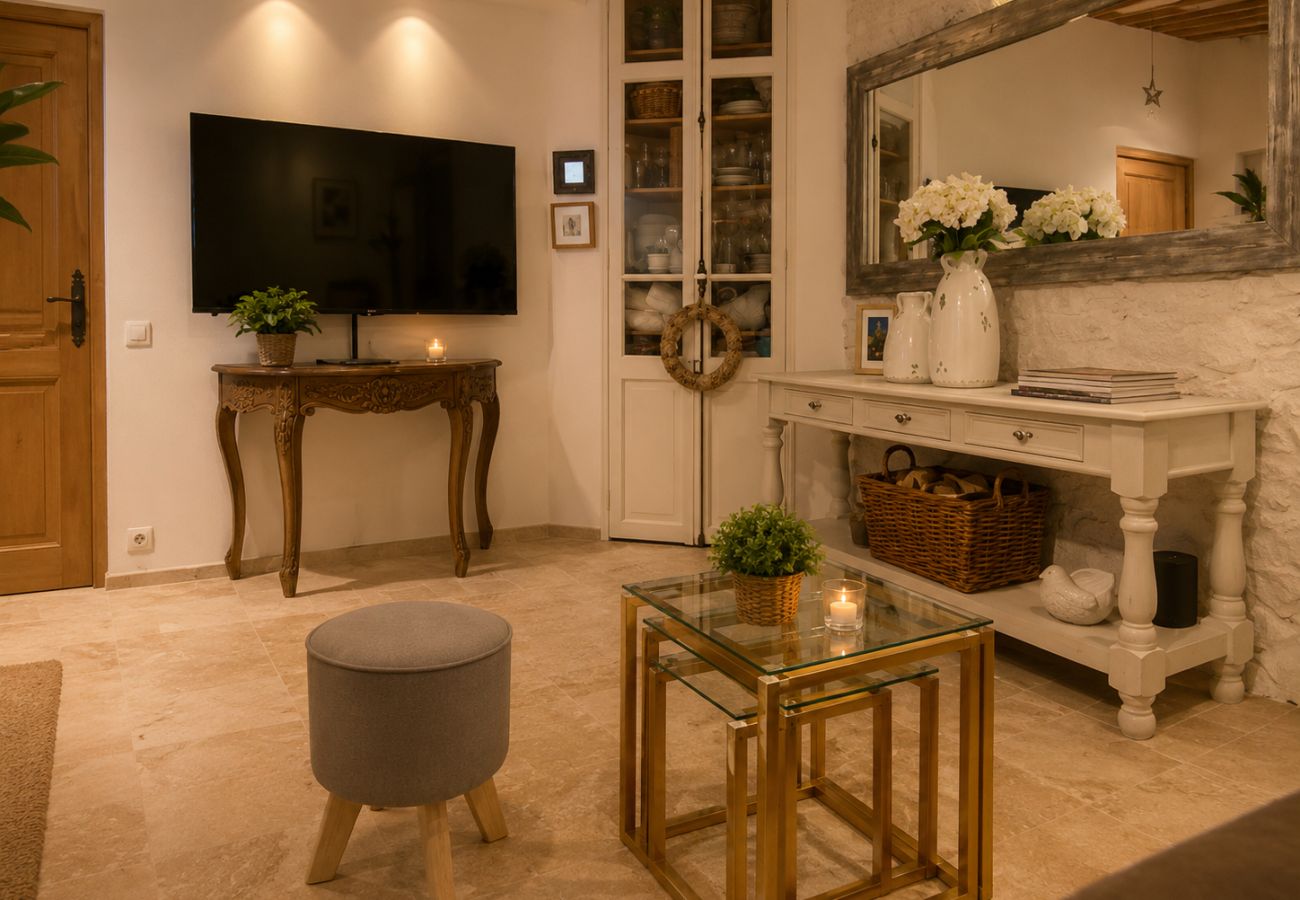 Appartement à Cannes - 16624498	LIONS Le Suquet Old Town Forville Cozy Ap