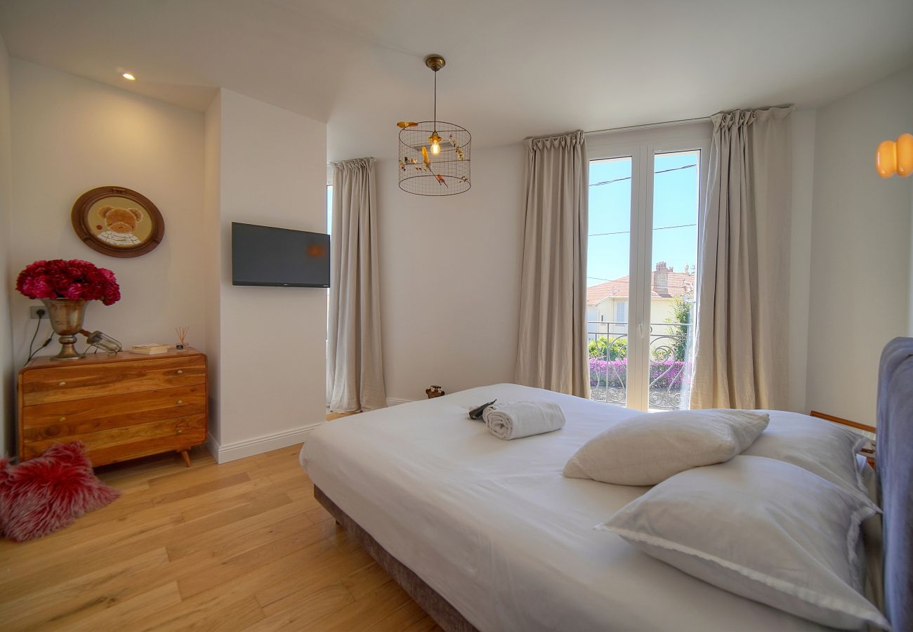 Villa à Cannes - Villa Pont Saint-Victor Piscine Privée 4 Chambres