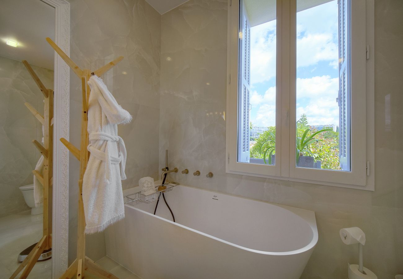 Villa à Cannes - Villa Pont Saint-Victor Piscine Privée 4 Chambres