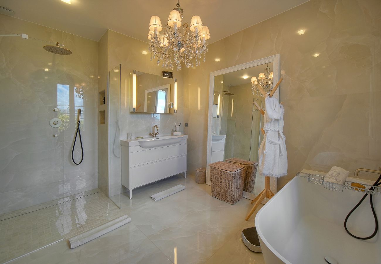 Villa à Cannes - Villa Pont Saint-Victor Piscine Privée 4 Chambres