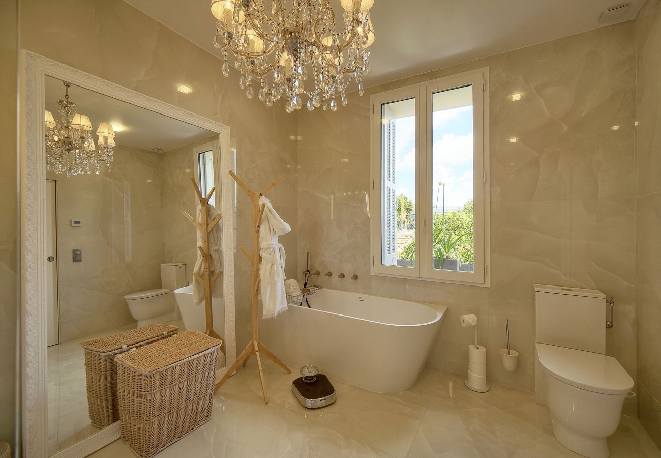 Villa à Cannes - Villa Pont Saint-Victor Piscine Privée 4 Chambres