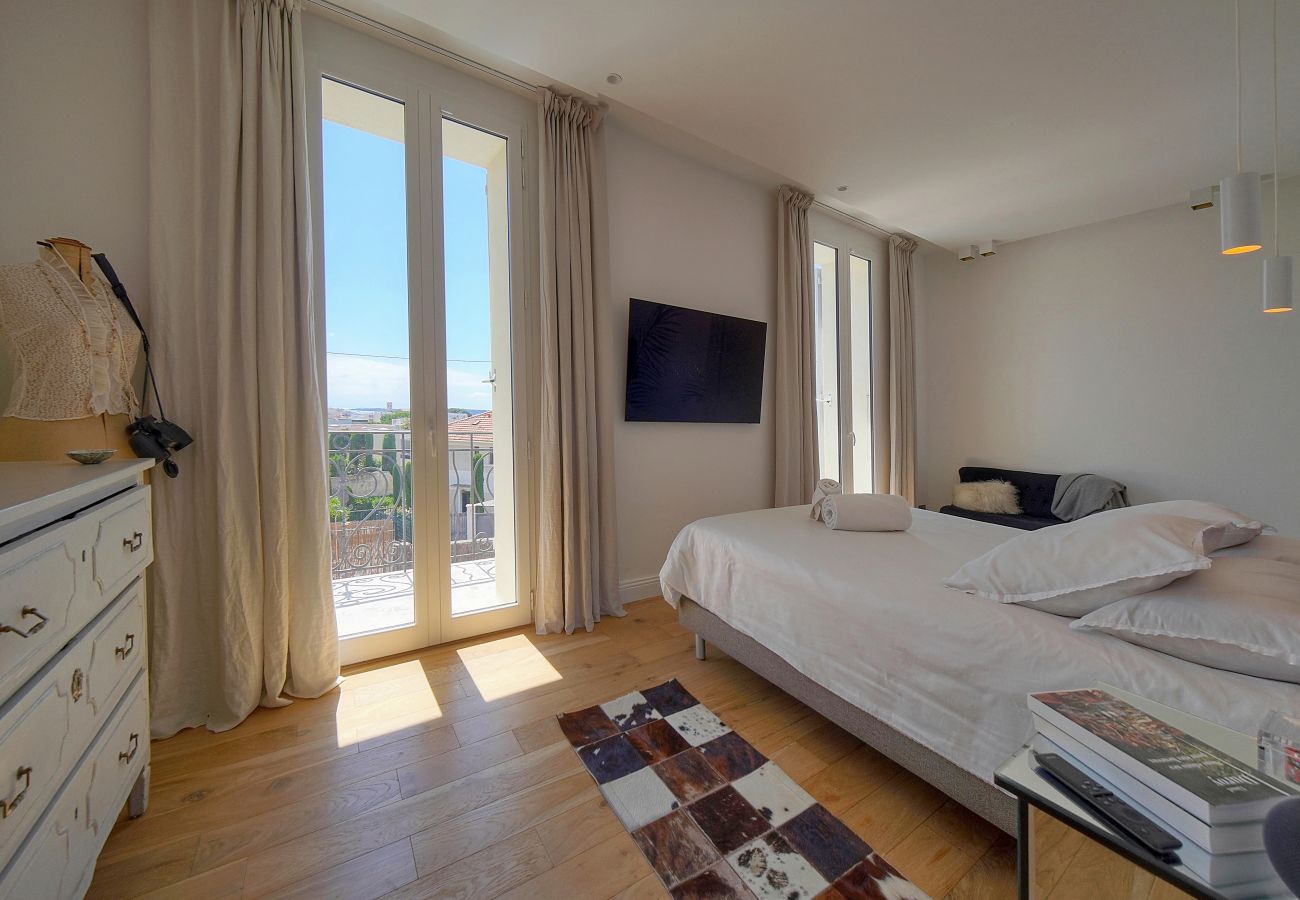 Villa à Cannes - Villa Pont Saint-Victor Piscine Privée 4 Chambres