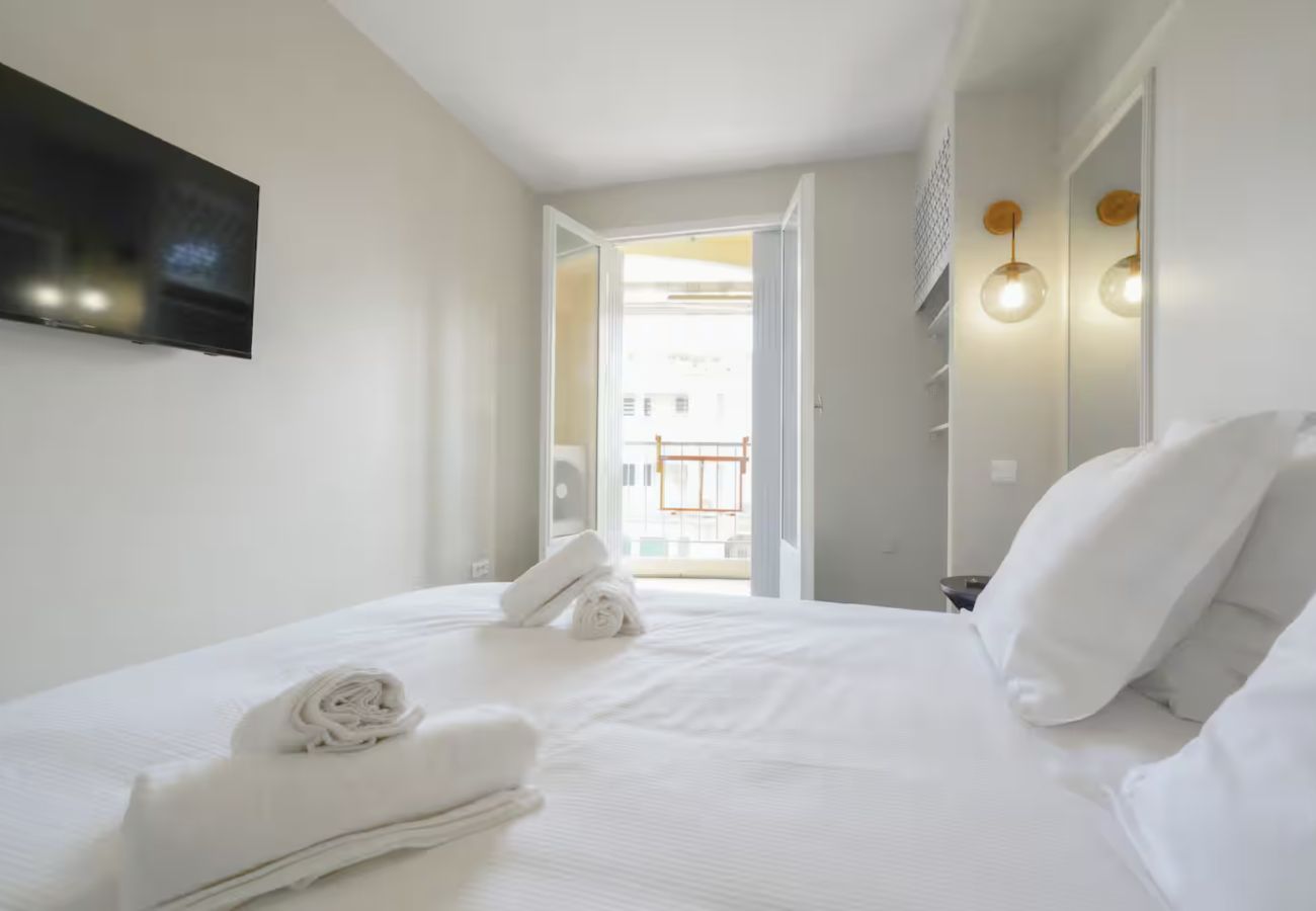 Appartement à Cannes - 16329012	LIONS Loft Forville Market Old Port Beach