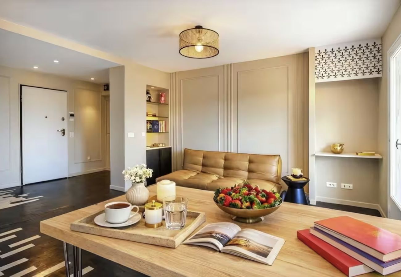 Appartement à Cannes - 16329012	LIONS Loft Forville Market Old Port Beach